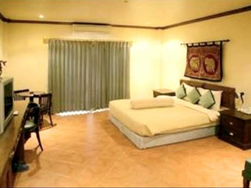 Hotel The Irish Clock Udon Thani Zewnętrze zdjęcie