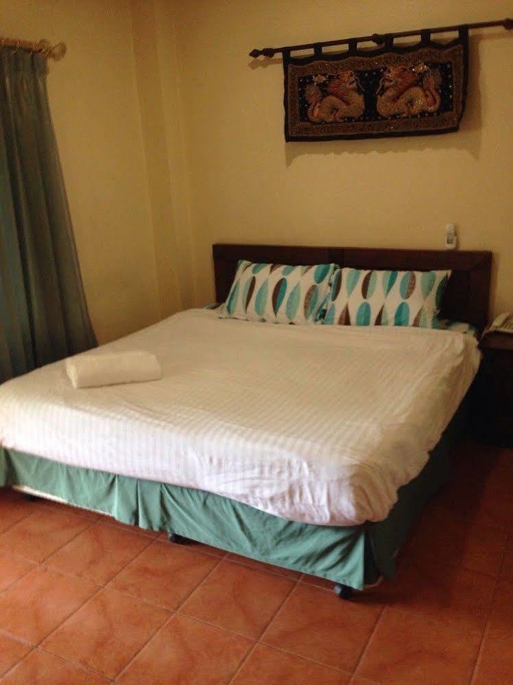 Hotel The Irish Clock Udon Thani Zewnętrze zdjęcie